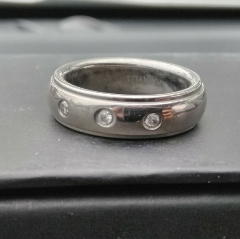 *FINAL PRICE* Genuine diamond ring